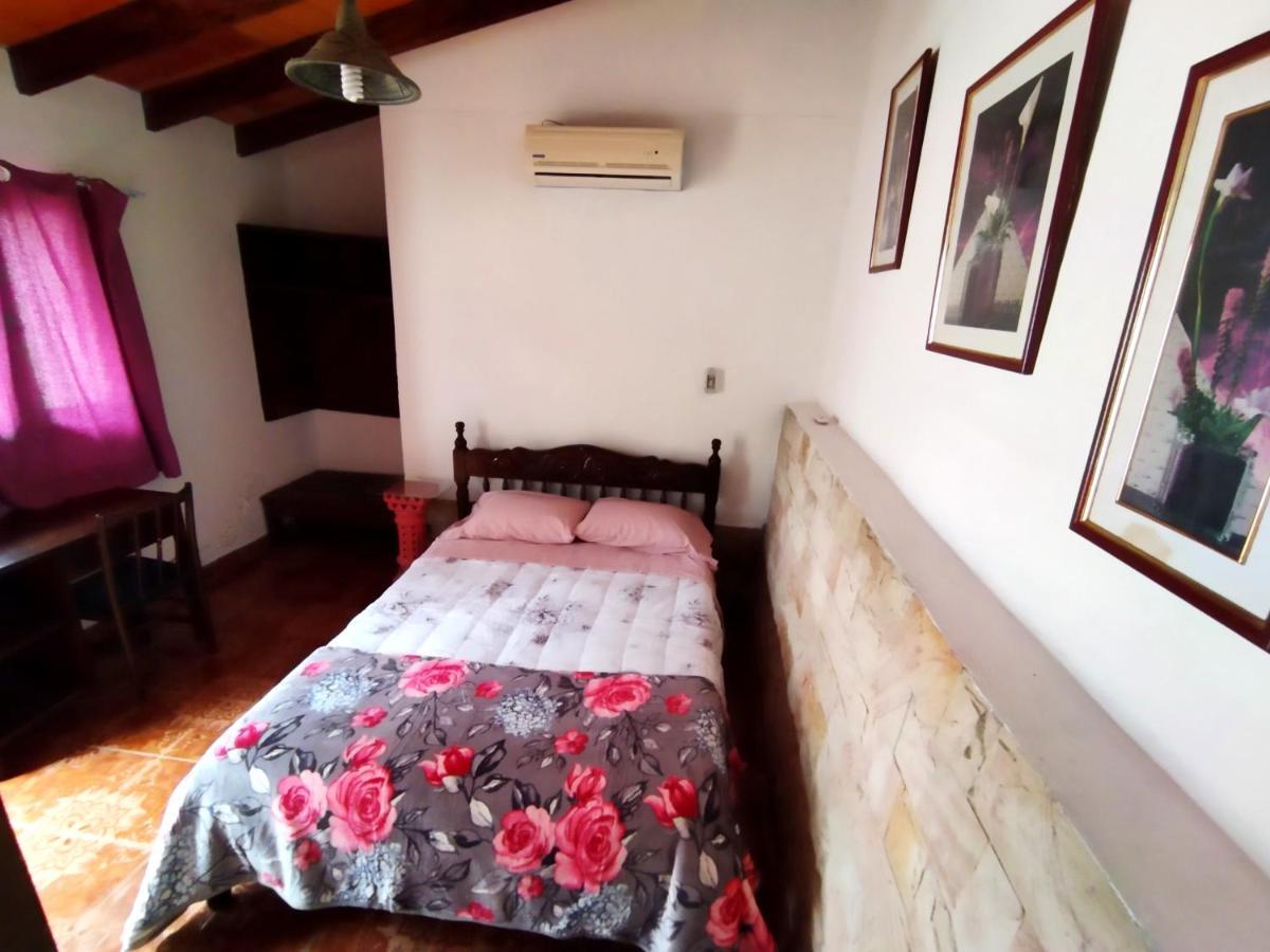 Hotel La Aparesida Areguá Extérieur photo