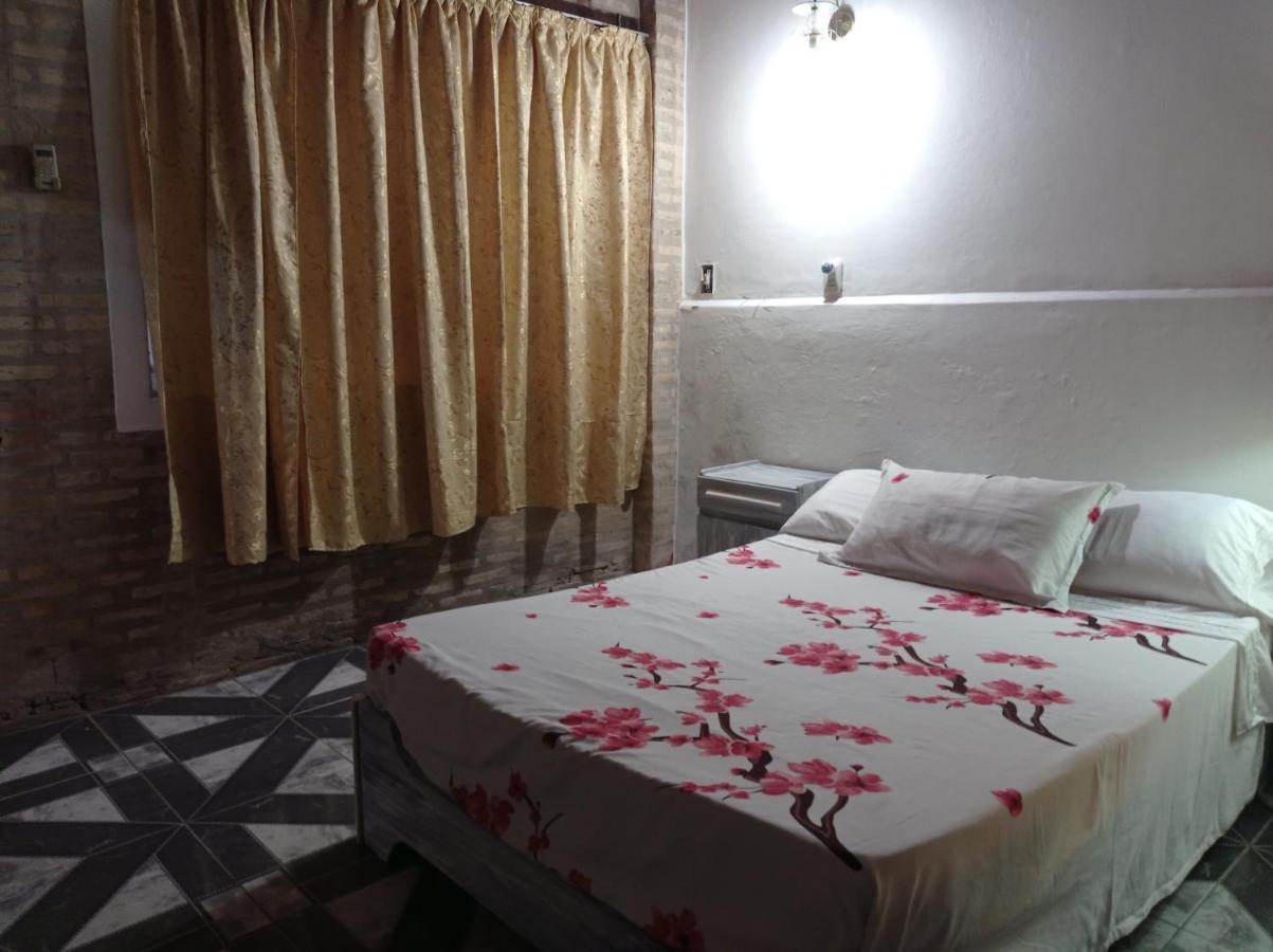 Hotel La Aparesida Areguá Extérieur photo